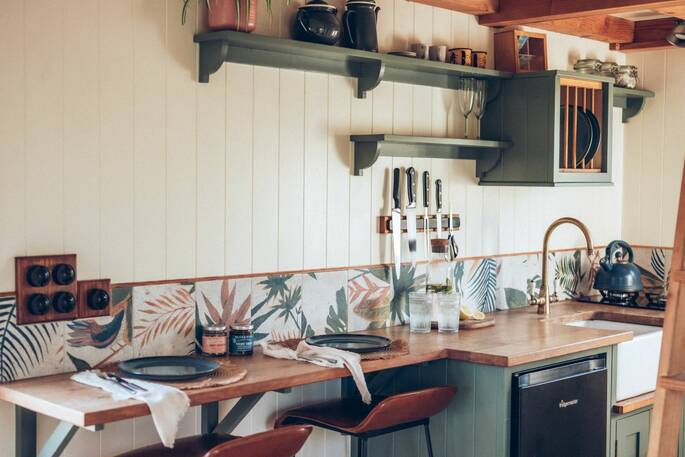 7 - Kitchen