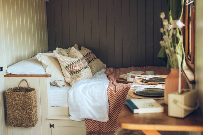 4 - King size bed