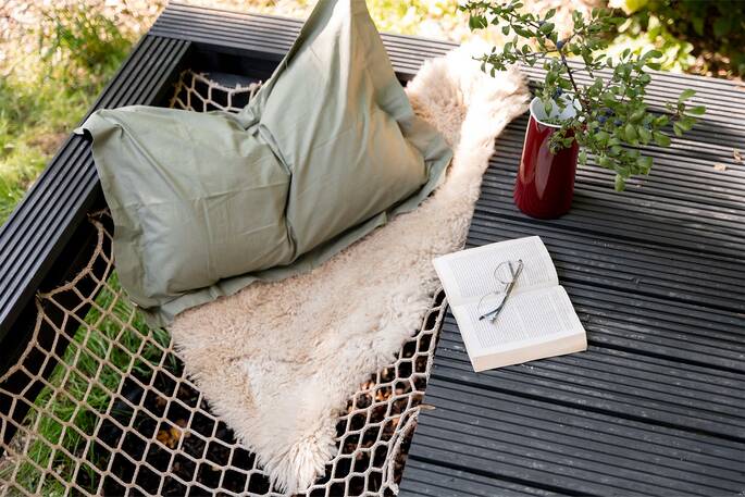 Netting bed on the deck