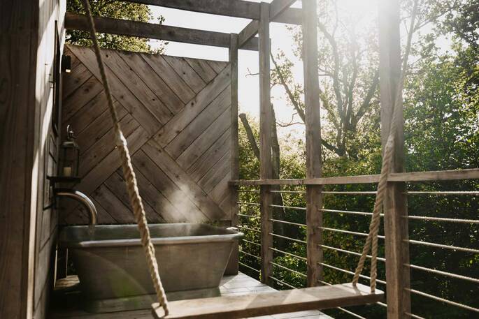 14 - hot tub on the deck