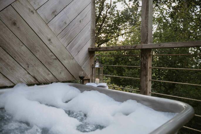 3 - hot tub included in your stay