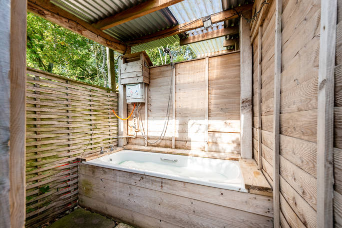 Brickles Camp bath tub, Stock Gaylard, Sturminster Newton, Dorset