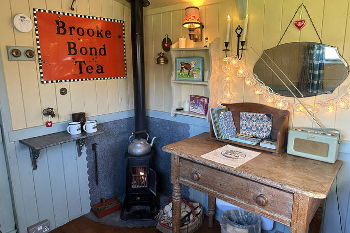 Woody & Iris Tea Room 