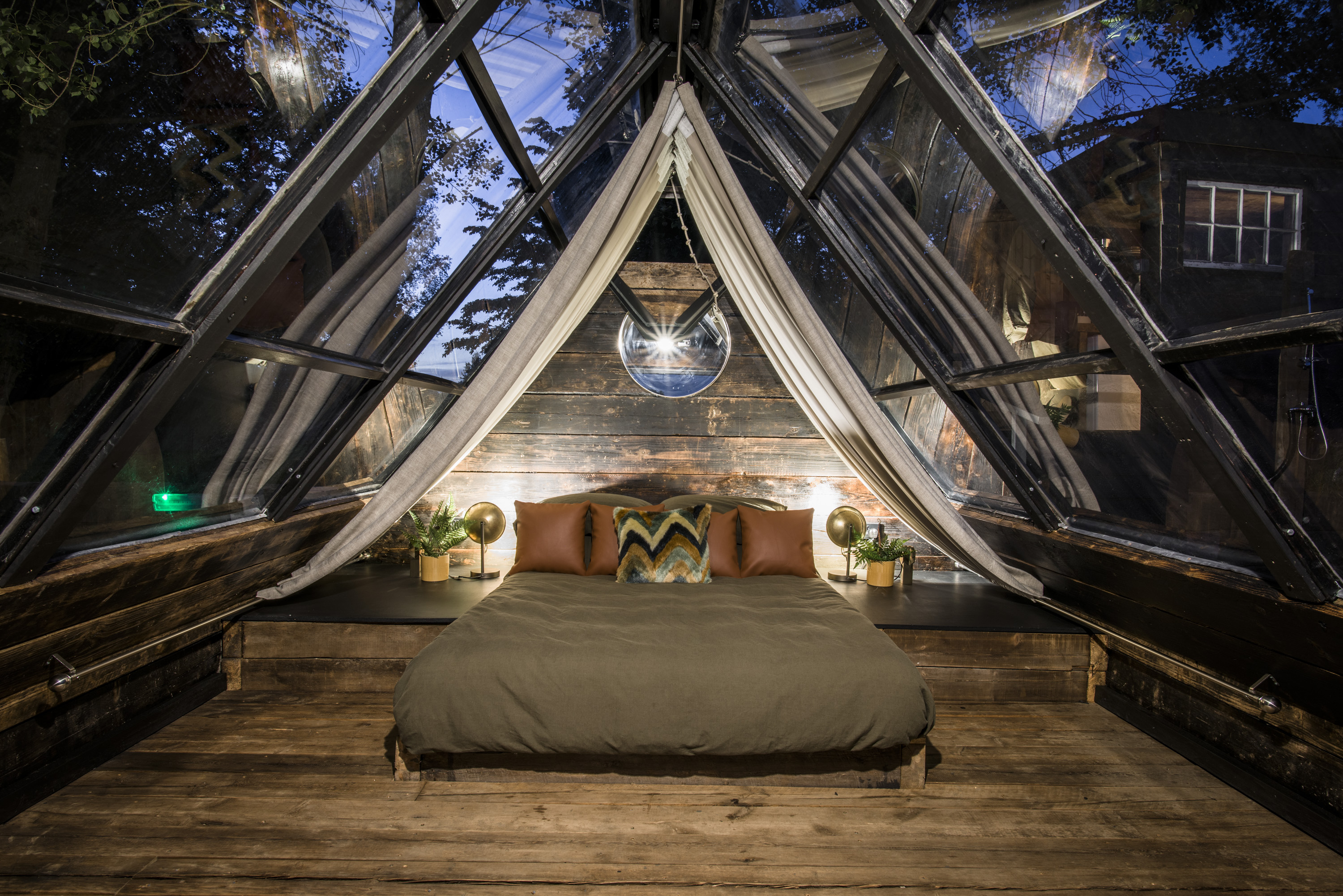 The Trap Cabin in Essex Canopy & Stars