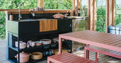 Elmore Court Earth - Outdoor kitchen