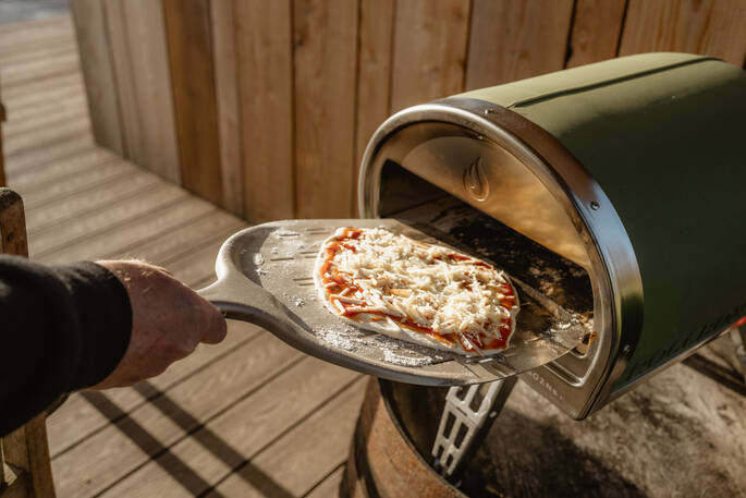 Pizza oven included