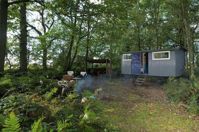 Your mini camp at Lima shepherd's hut in Gloucestershire