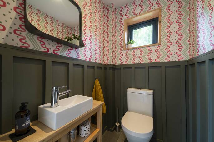 Chestnut at Cynefin Retreats - Lodges - Bathroom