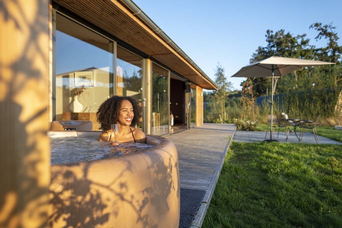 Rowan Cabin hot tub, Clifford, Hereford, Herefordshire - photo by Alex Treadway