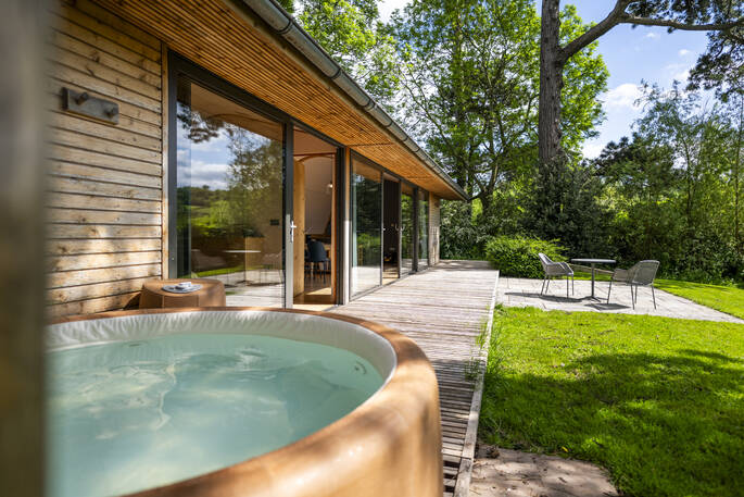 Willow Cabin hot tub 