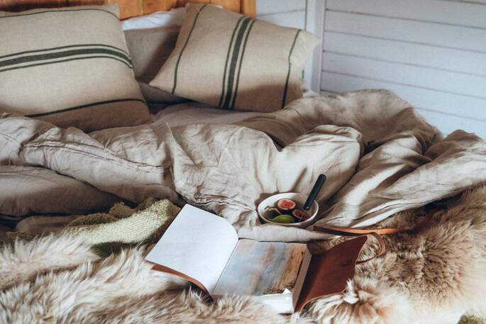 Bed decor