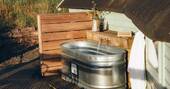 Plunge bath