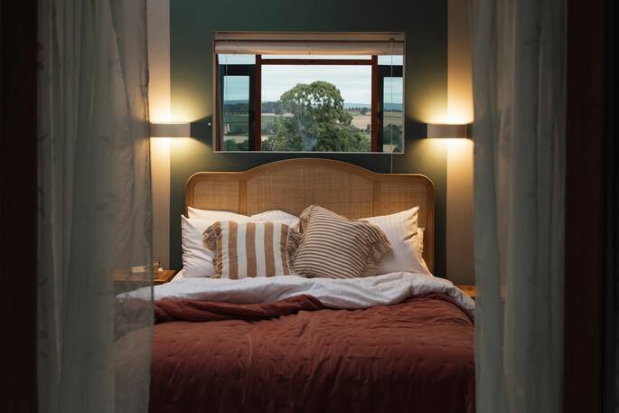 11 - king size bed