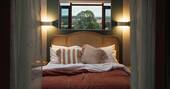 11 - king size bed