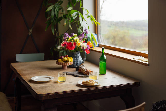 The Nook cabin dining table , Craswall, Herefordshire (near Hay on Wye), England-Wales - Owen Howells Photography