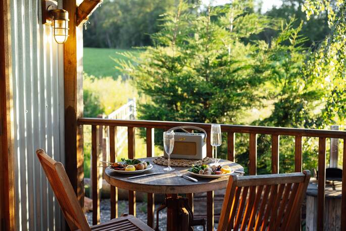12 Outdoor dining 