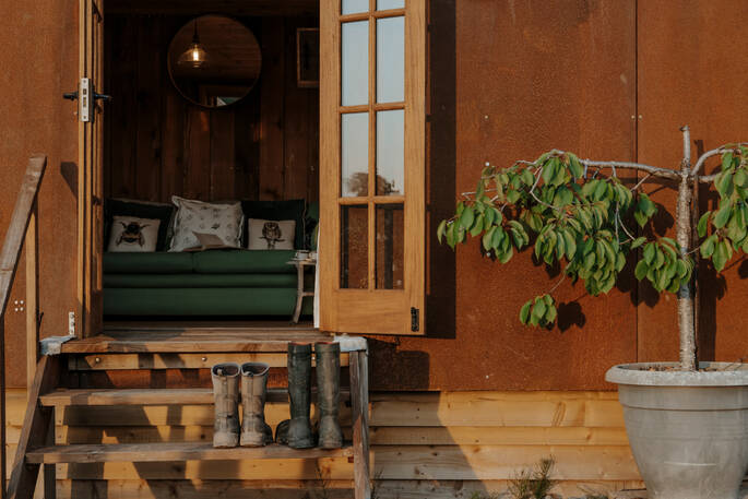 Second entrance to the hut