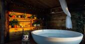 4 Bath tub