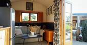 6 Dining area