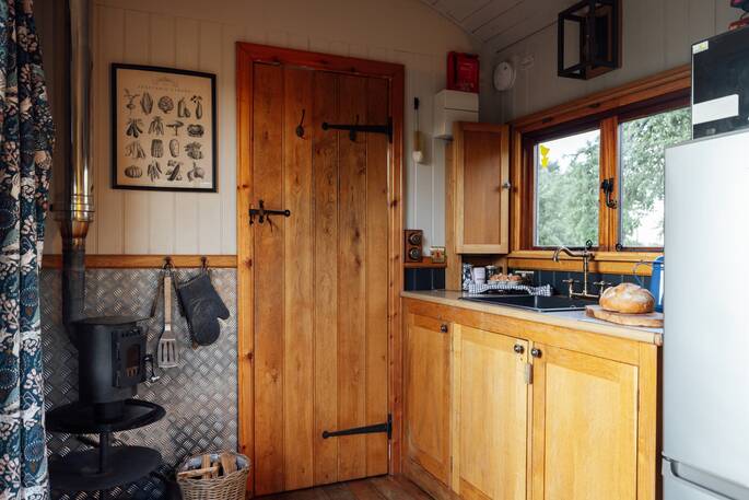 8 Kitchen area