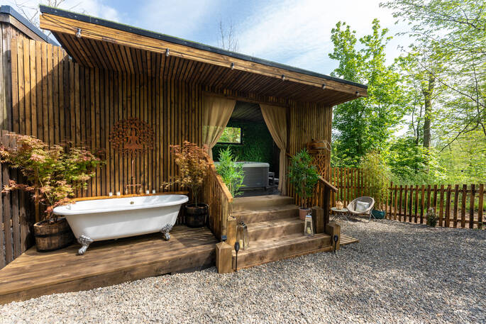 The Rook's Nook treehouse firepit, The Rookery Woods, Bromyard, Herefordshire