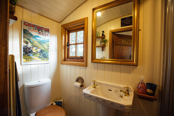 Millie the Hut shepherd's hut bathroom, Wegnalls Mill, Presteigne, Herefordshire - Owen Howells Photography