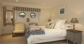 Double bed Harbour Houseboat