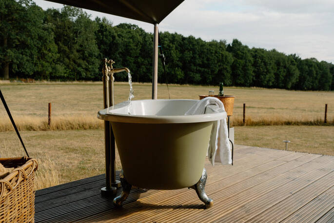 Outdoor bath
