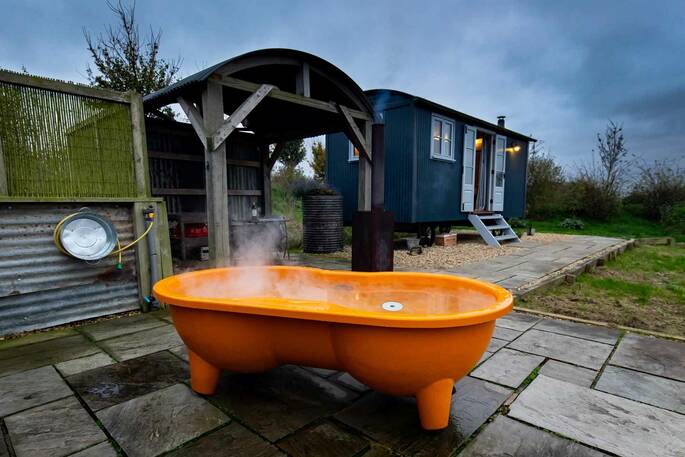 Tin and Wood_Hot tub_Steam