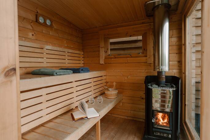 8 Inside sauna