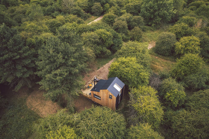 drone view Two Pines treehouse, Northamptonshire
