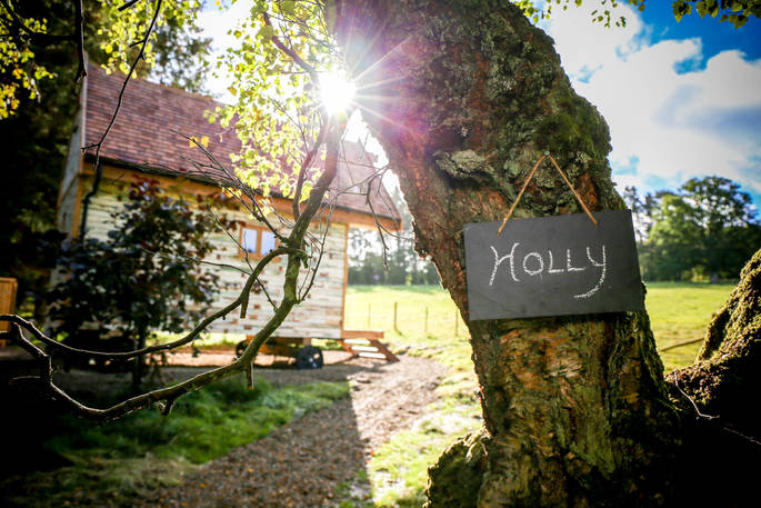 Signpost leading to Holly