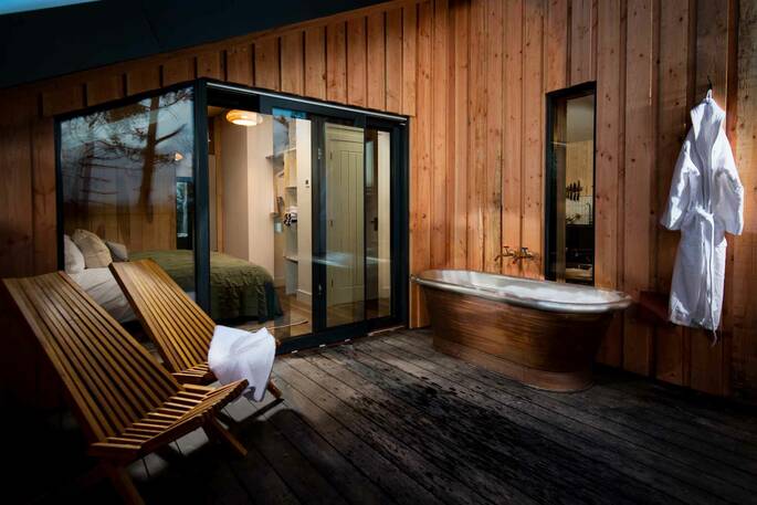 Outdoor bath tub (2)