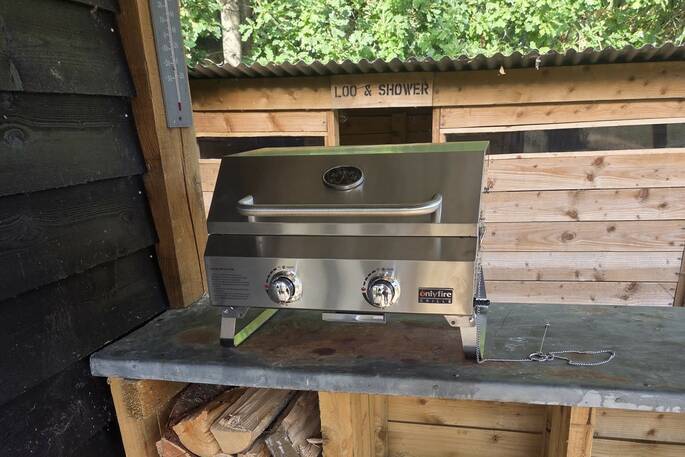 Leys-Farm-Cabin-Gas-Grill-BBQ