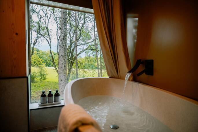 Bath tub views