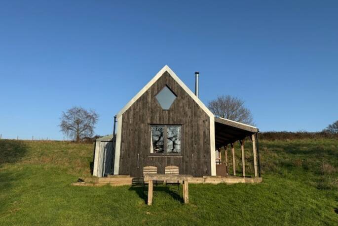 Paratys bothy exteriior side