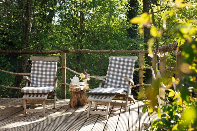 Outdoor seating (2)