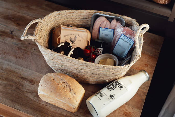 10 - Breakfast hamper