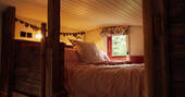 Top bed 