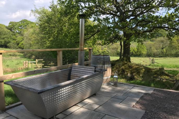 The wood-fired hot tub at Dimpsey Yonder in Somerset