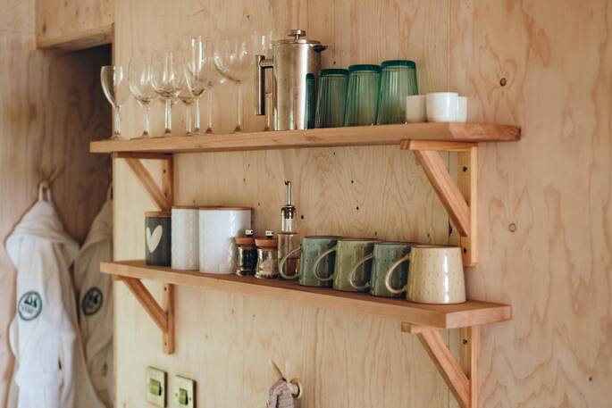 Cooking utensils, crockery and glassware provided