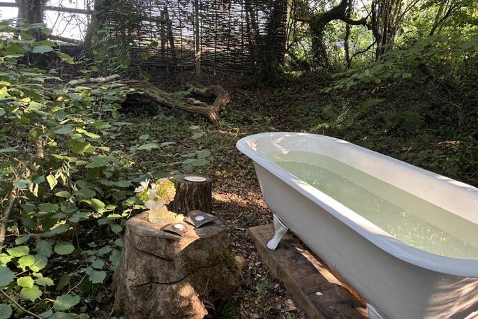 Outdoor bath