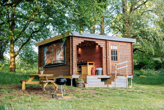 Kitchen and bathroom hut