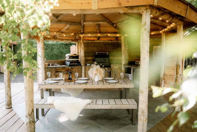 6 - Outdoor kitchen and dining area