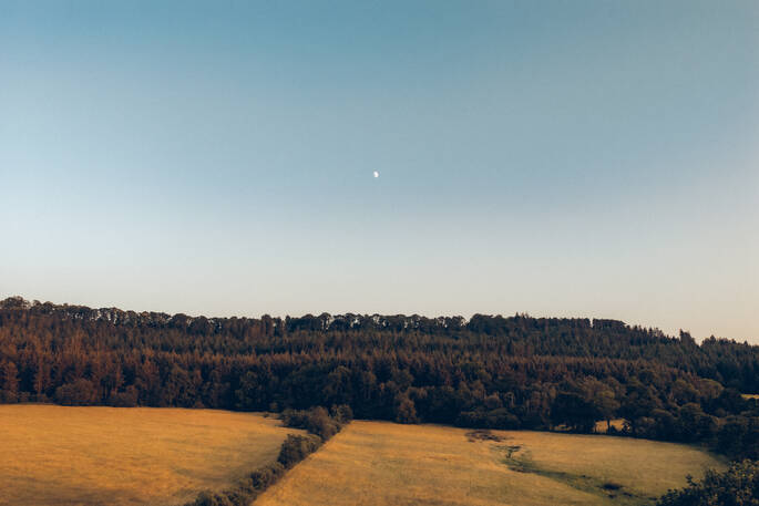 20. Surrounding views