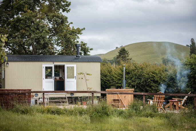 Hot tub next to the hut