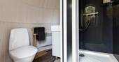 Igluhuts bathroom and shower