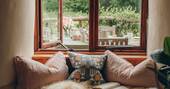 Seating area with view to the outside