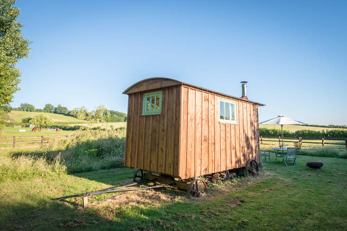 Jesters Shepherd's Hut in a beautiful countryside setting at Hill Farm in Warwickshire