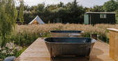 Jesters shepherds hut bathtubs, Priors Hardwick, Warwickshire